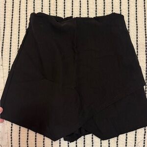 American Threads Black Skorts